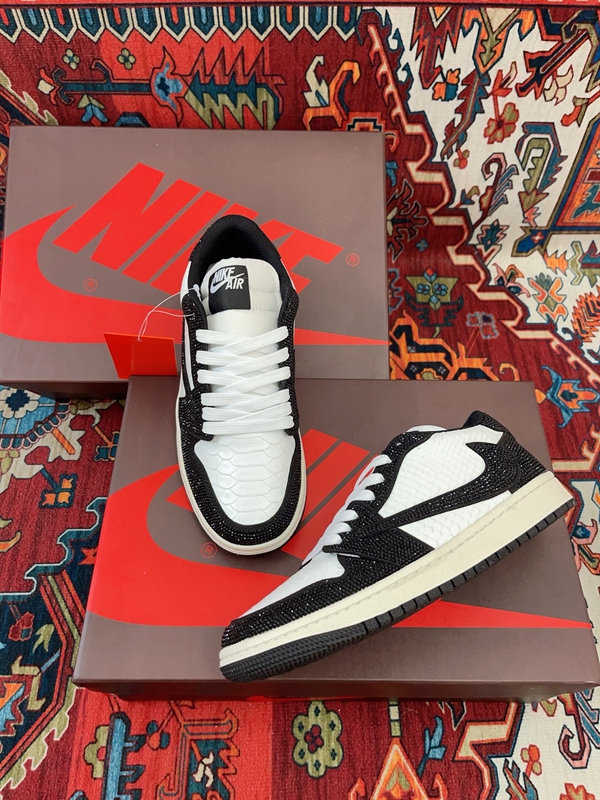 ナイキ靴正面デザイン